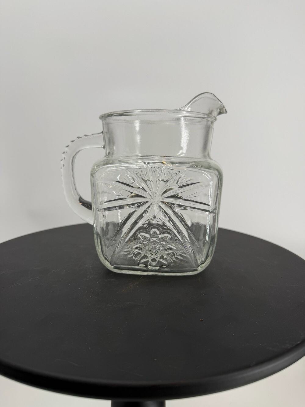 Anchor Hocking Early American Prescut 40 oz. Square Pitcher Star Glass 6.5''